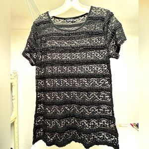 Apt 9 black lace shortsleeved top. Sz L